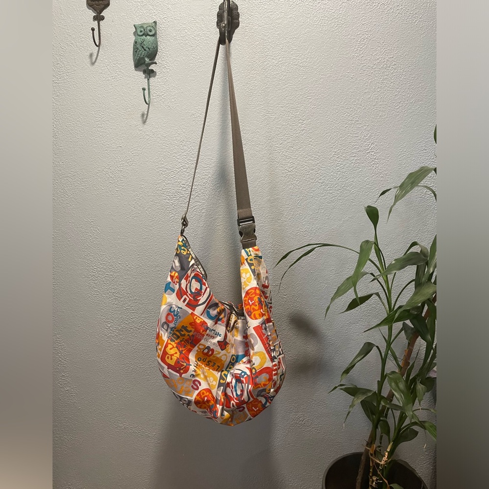 2008 LeSportSac Large Crescent Sling Bag - Picture 3 of 8